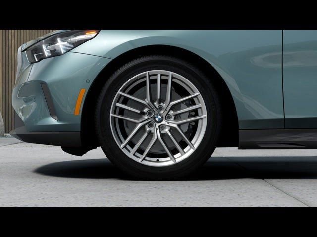 Used 2025 BMW 530i xDrive w/ Premium Package image 8