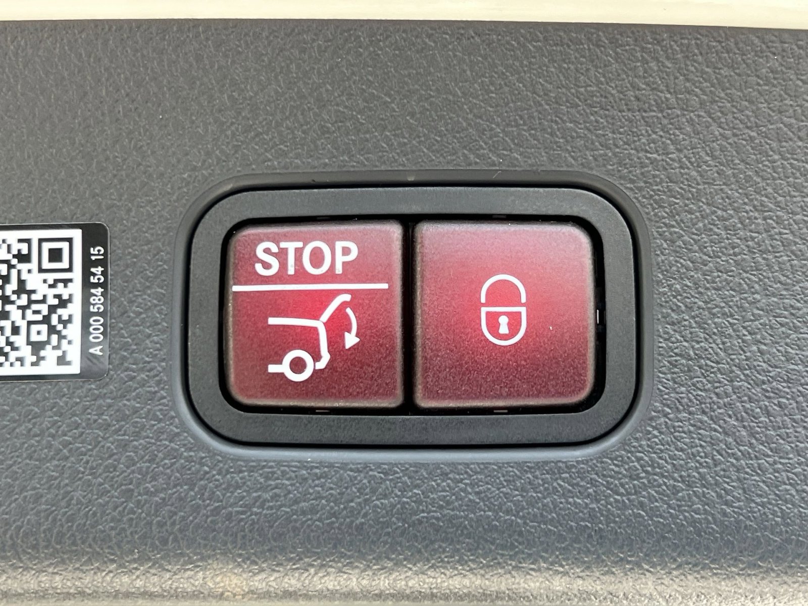 Certified 2025 Mercedes-Benz GLC 300 4MATIC image 25