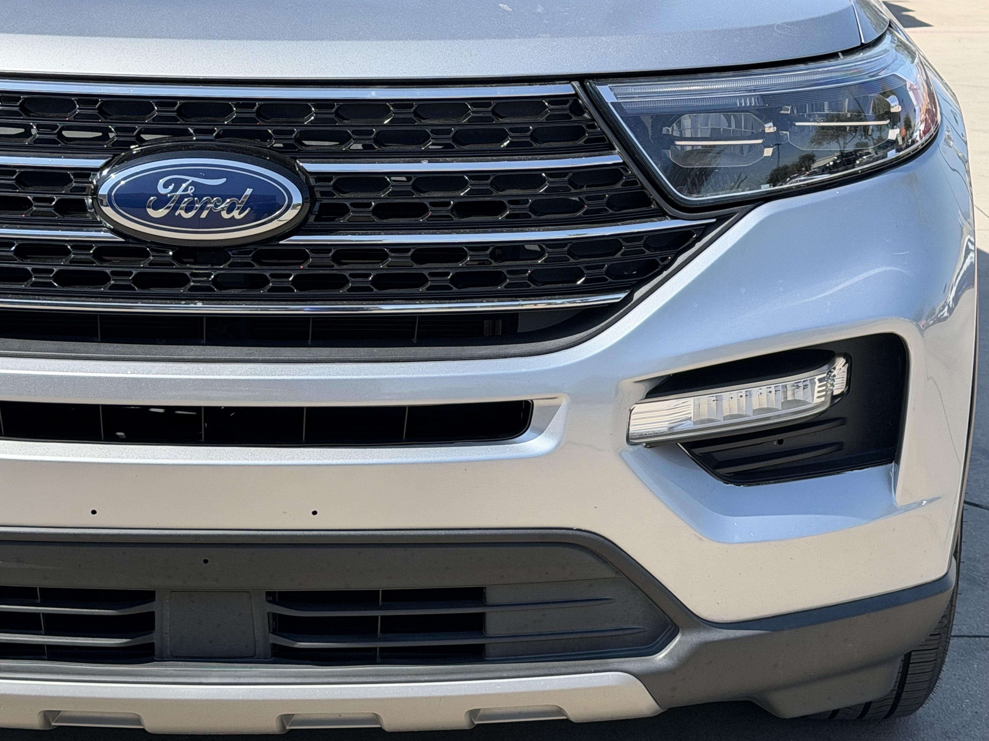 Used 2021 Ford Explorer XLT w/ Equipment Group 202A RWD image 9