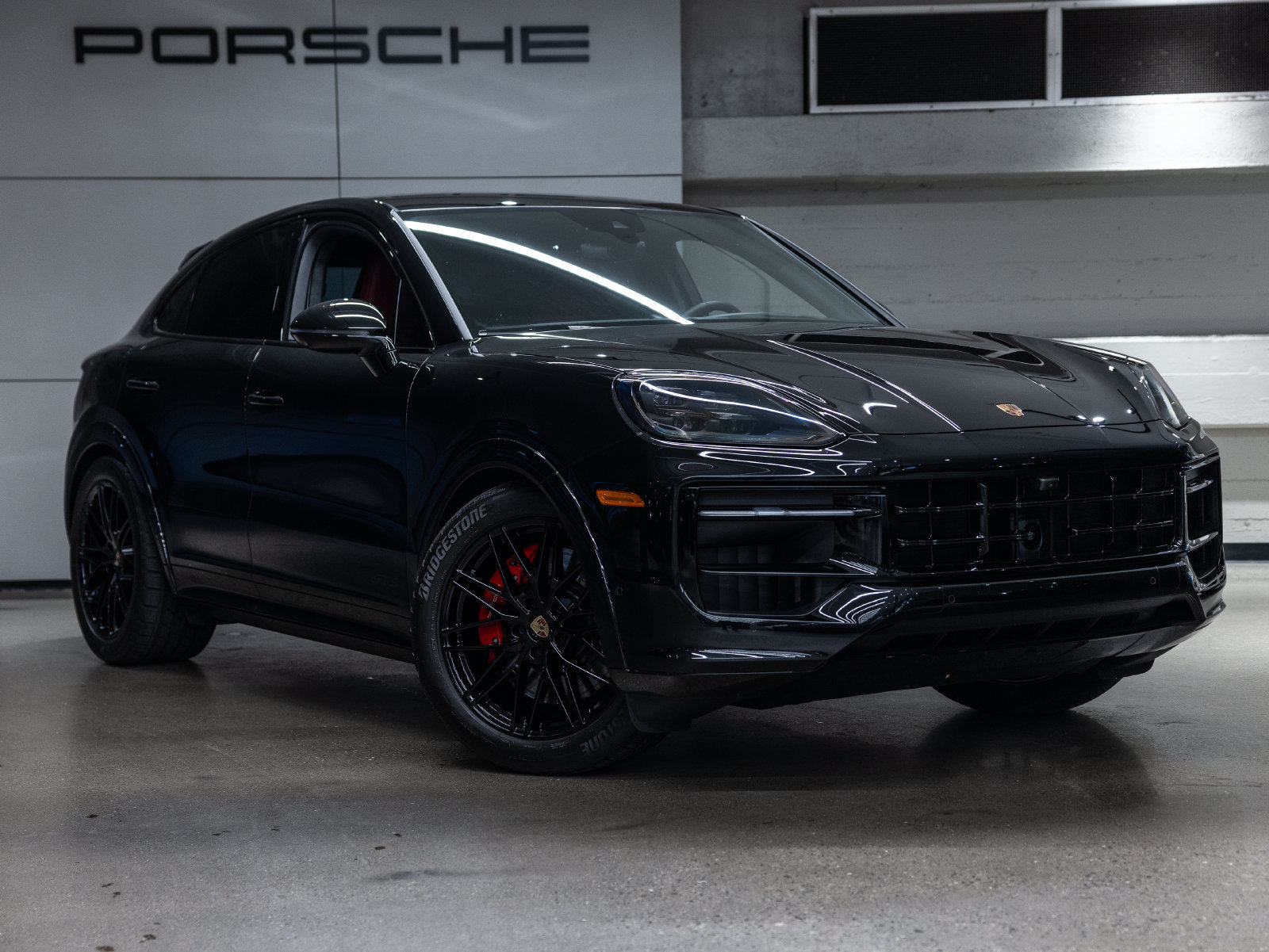 Certified 2025 Porsche Cayenne GTS AWD/4WD image 12