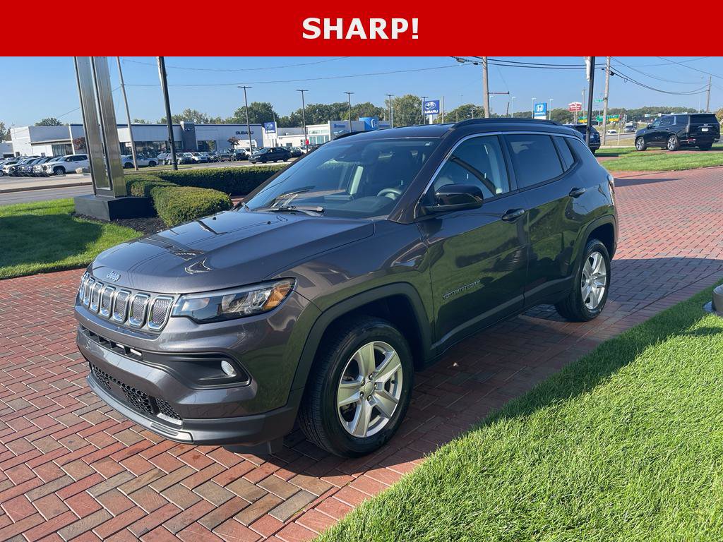 Used 2022 Jeep Compass Latitude image 1