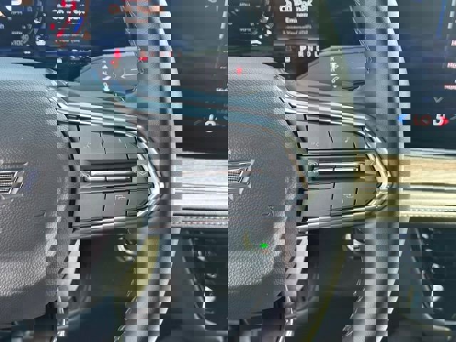 Certified 2025 Chevrolet Suburban Z71 image 5