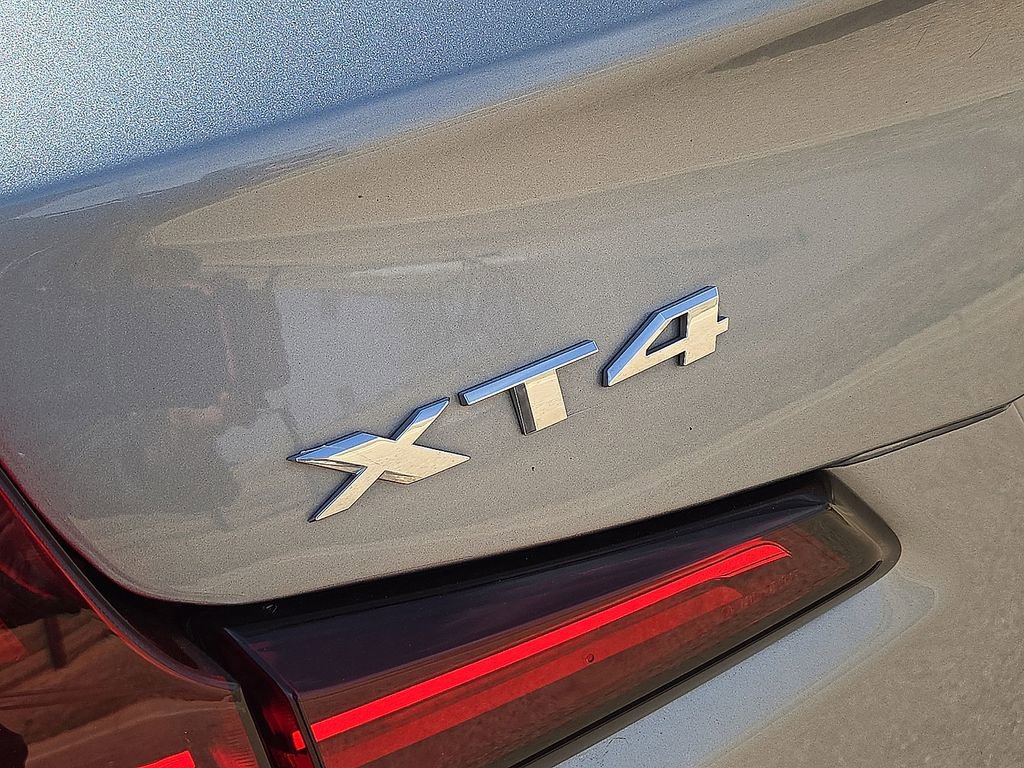 Used 2023 Cadillac XT4 Premium Luxury FWD image 11