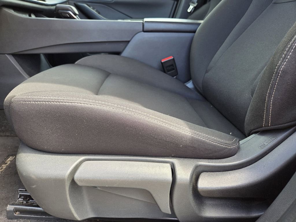 Used 2024 Nissan Rogue S image 15