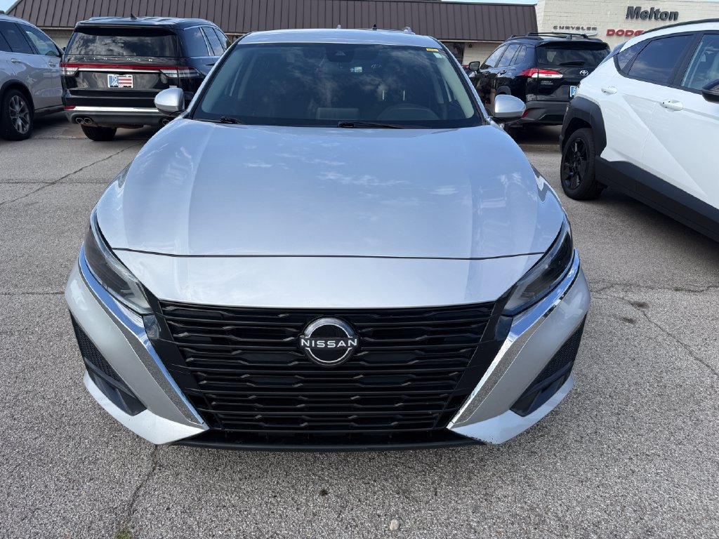Used 2023 Nissan Altima 2.5 SV FWD image 8