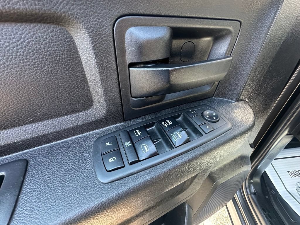 Used 2018 RAM 1500 Express AWD/4WD image 14