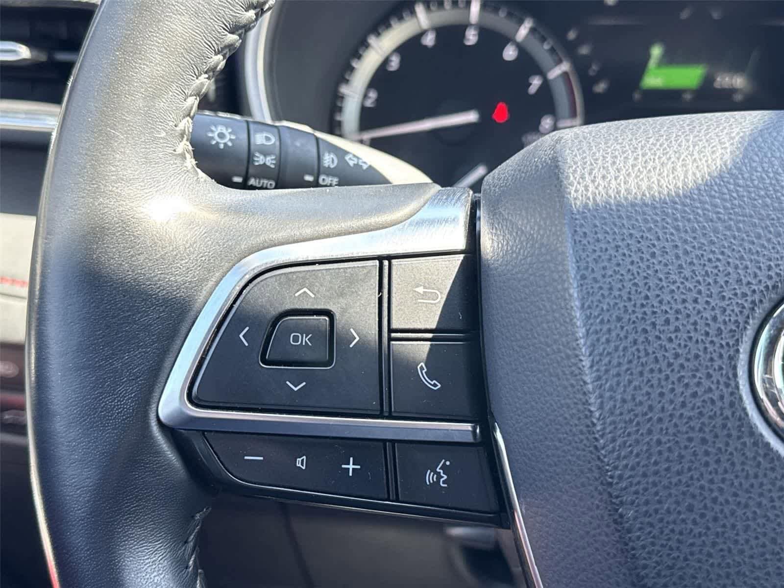 Used 2021 Toyota Highlander XSE image 18