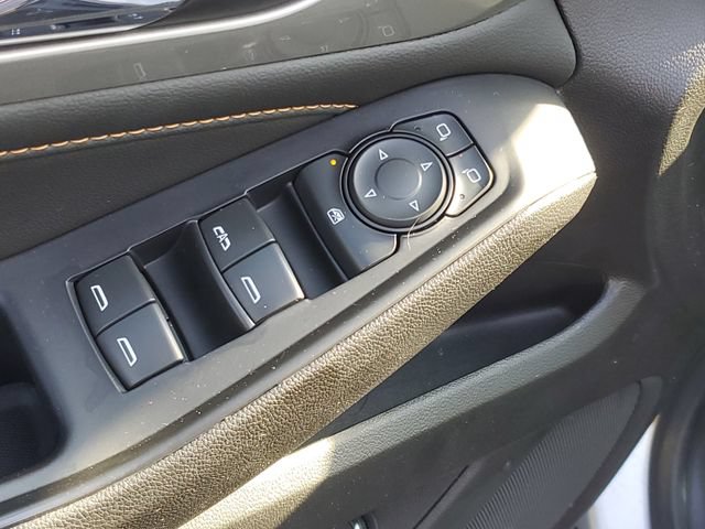 Certified 2021 Chevrolet Traverse LT w/ LT Premium Package FWD image 16
