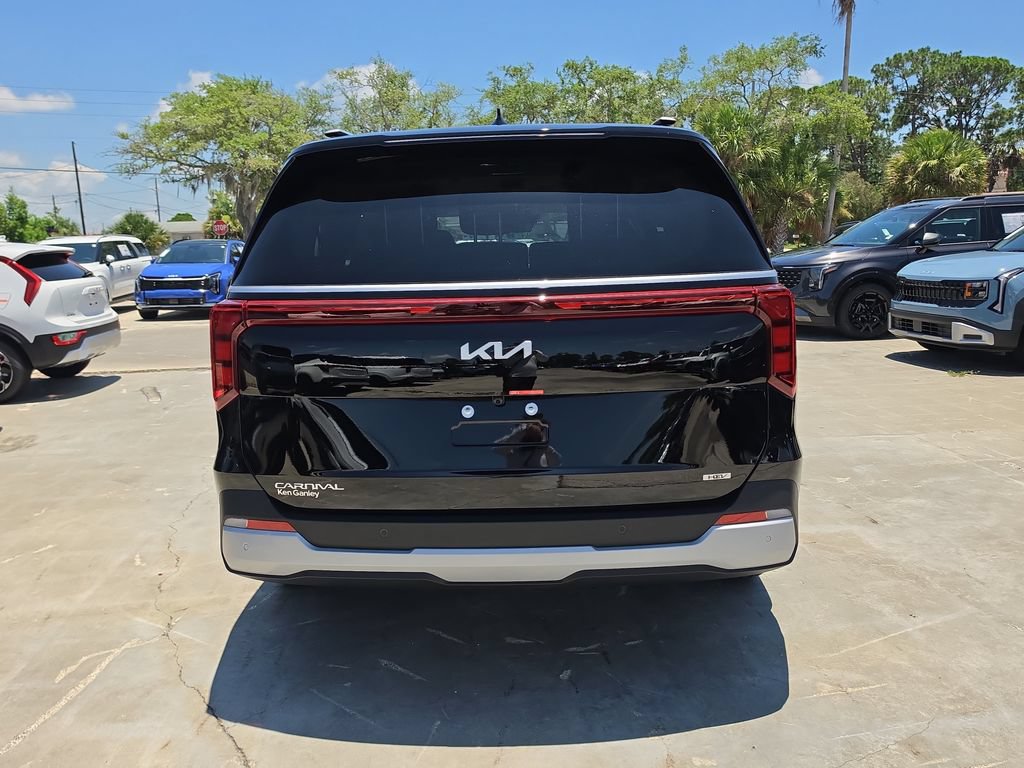 New 2026 Kia Carnival EX FWD image 7