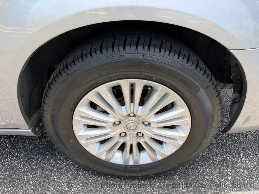 Used 2013 Chrysler Town & Country Limited w/ Luxury Group FWD image 74