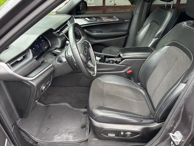 Used 2022 Jeep Grand Cherokee L Laredo AWD/4WD image 13