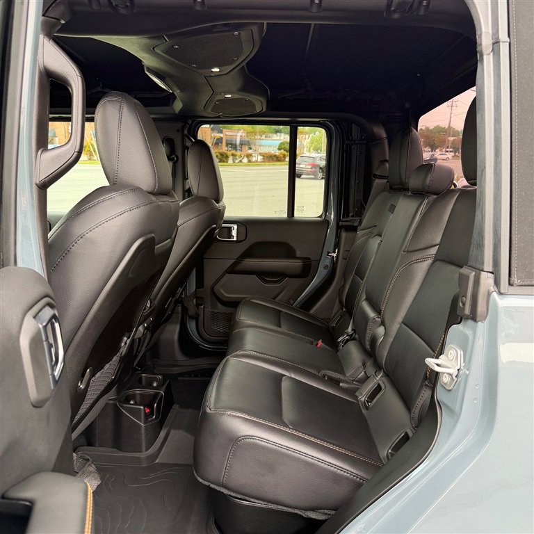 Used 2025 Jeep Gladiator High Tide image 7