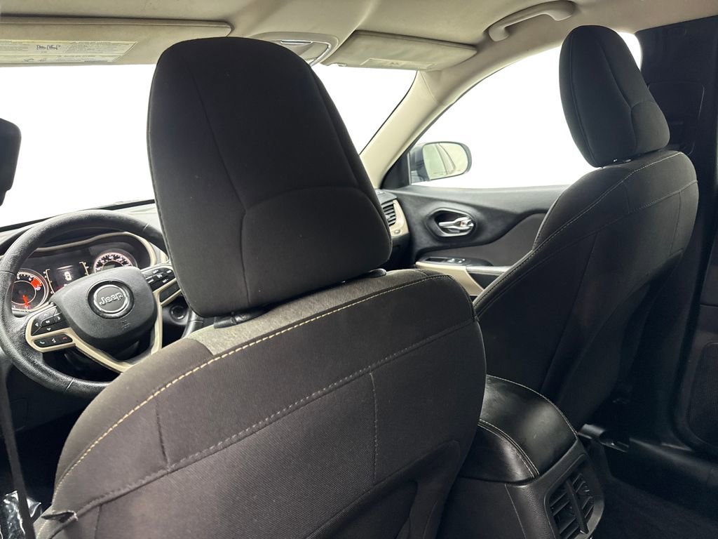 Used 2017 Jeep Cherokee Sport image 35