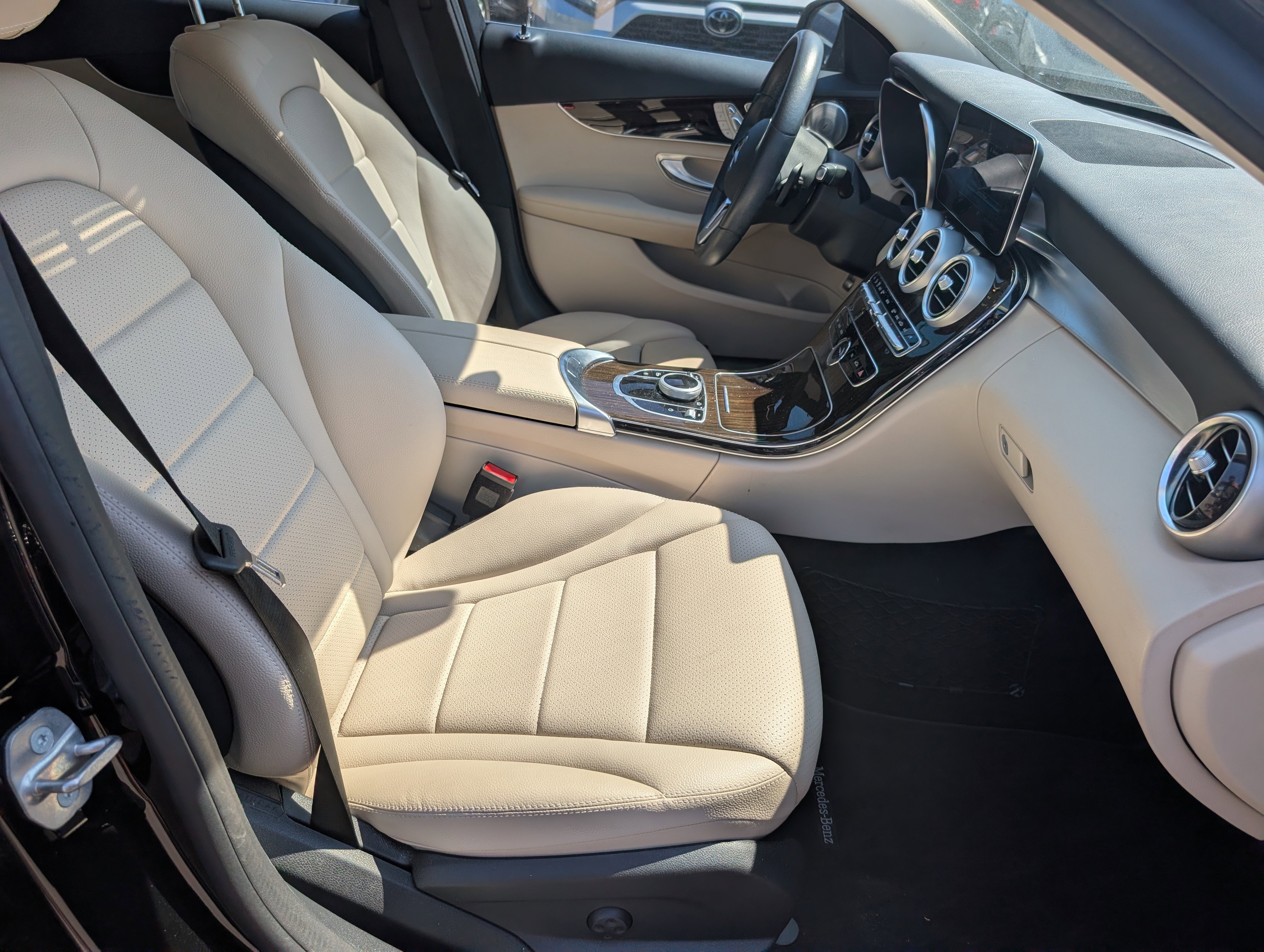 Used 2021 Mercedes-Benz C 300 Sedan image 10