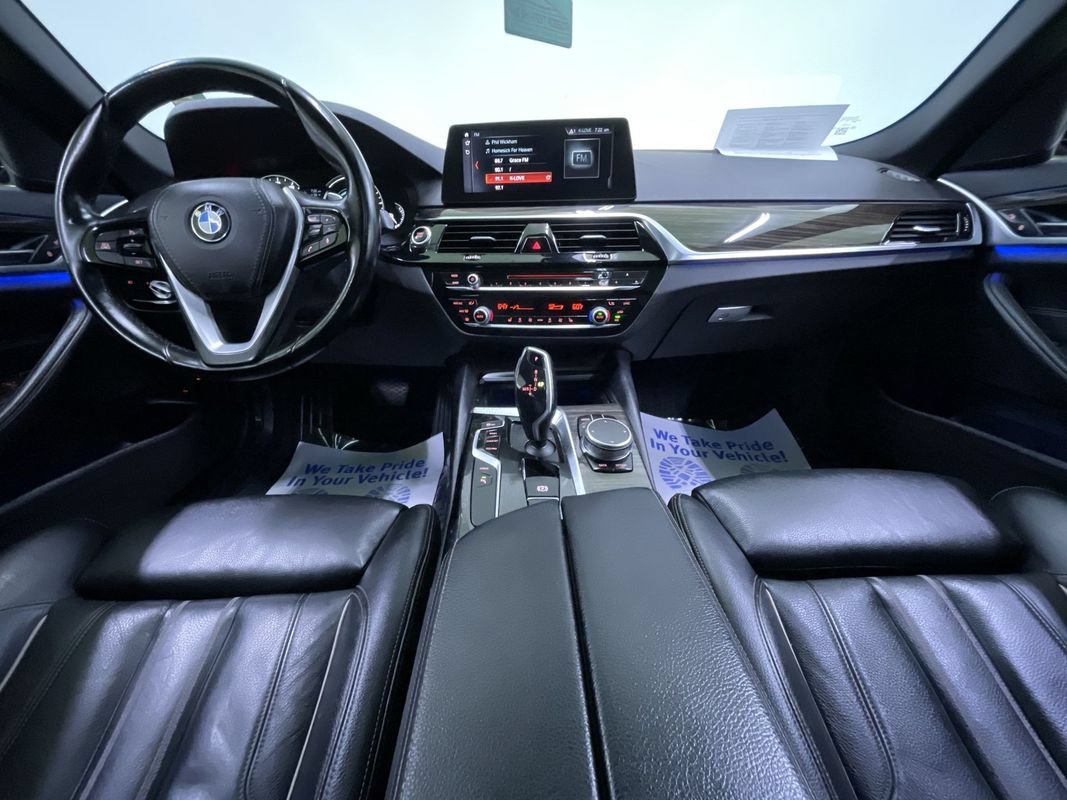 Used 2018 BMW 530e w/ Premium Package 2 RWD image 19