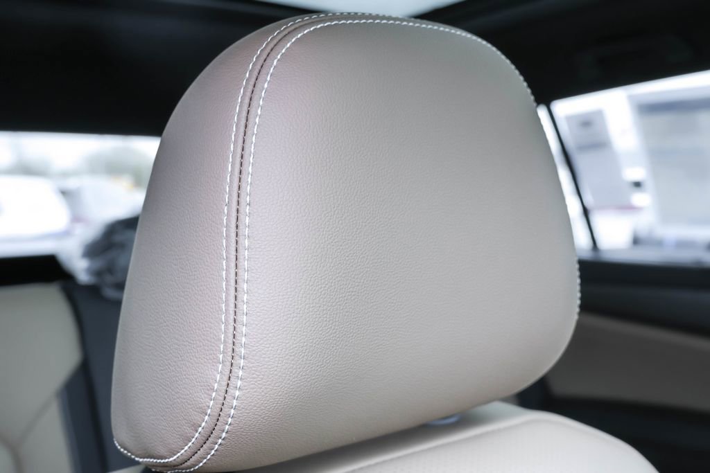 Used 2025 Volkswagen Atlas Cross Sport SE image 36