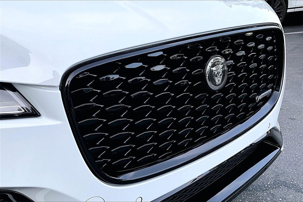 Used 2025 Jaguar F-PACE R-Dynamic S image 31