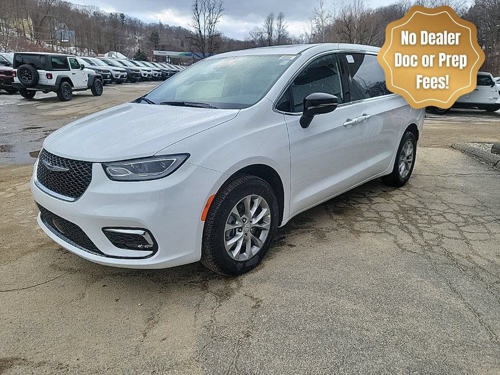 New 2026 Chrysler Pacifica Limited w/ Uconnect Theater Family Group AWD/4WD image 3