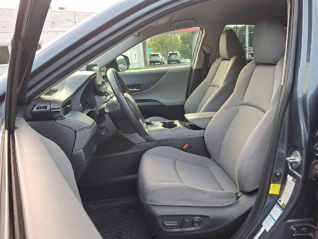 Used 2022 Toyota Venza LE AWD/4WD image 14