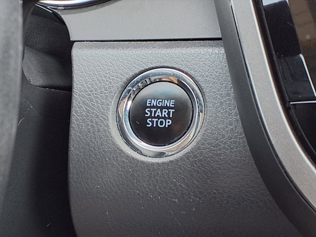 Used 2019 Toyota Camry SE w/ Convenience Package FWD image 13