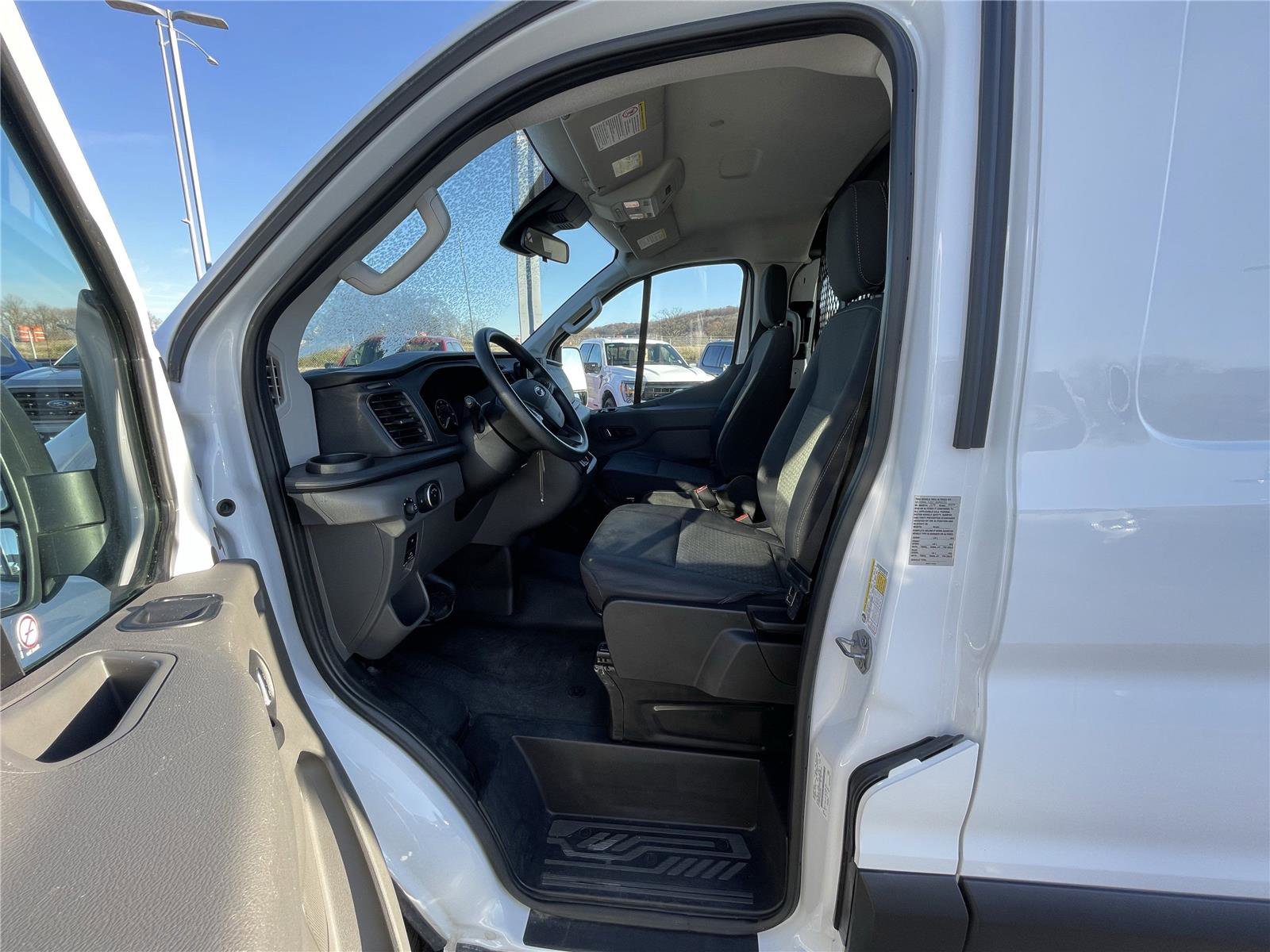 Used 2024 Ford Transit 250 Low Roof w/ Exterior Upgrade Package RWD image 15
