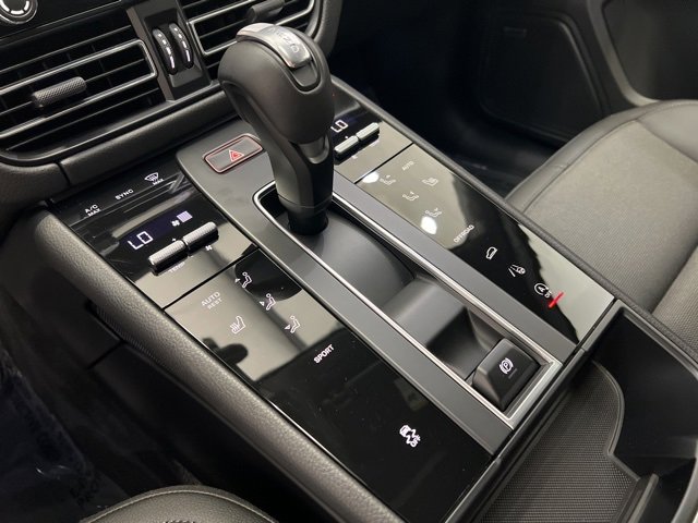 Used 2025 Porsche Macan T image 23