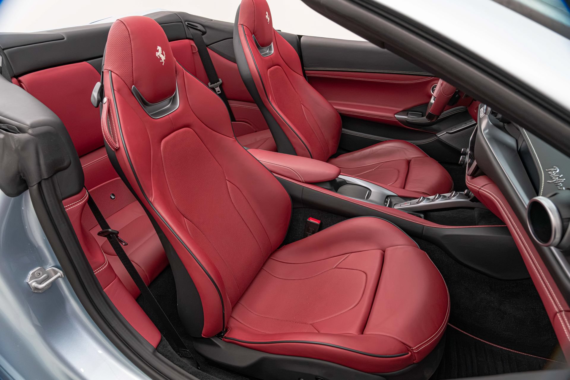 Certified 2023 Ferrari Portofino M RWD image 30