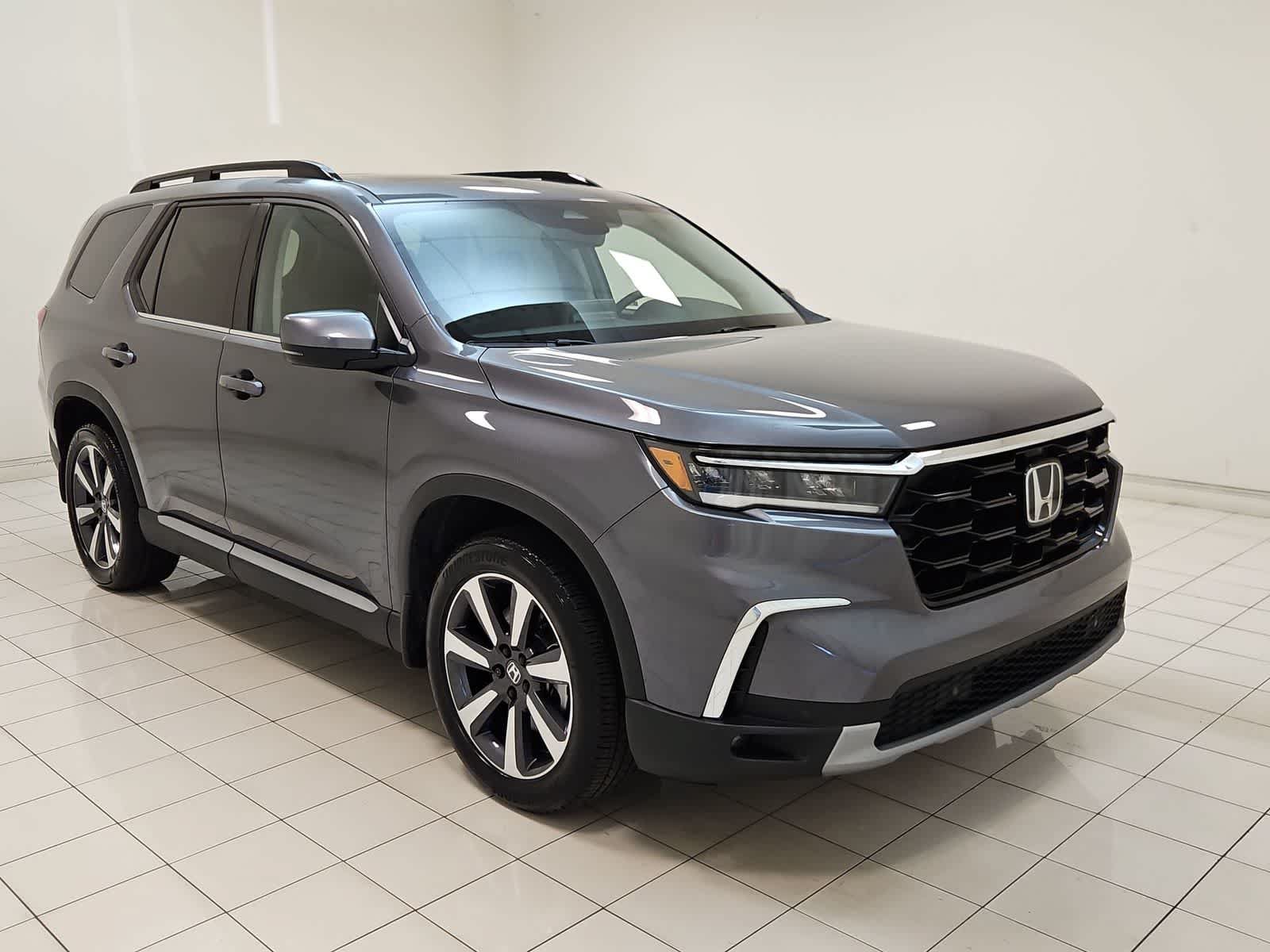 Certified 2025 Honda Pilot Touring image 28