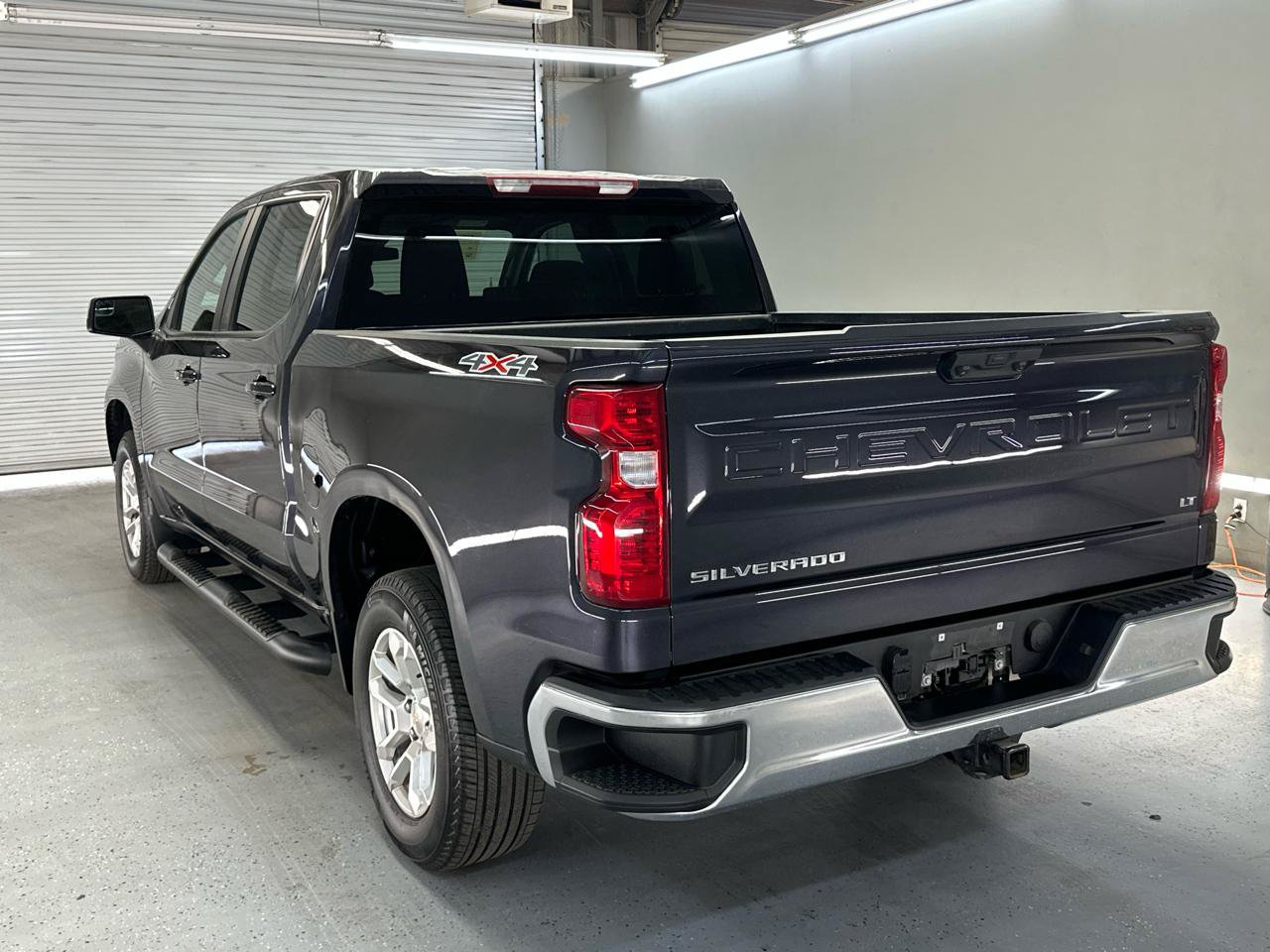 Used 2024 Chevrolet Silverado 1500 LT AWD/4WD image 5
