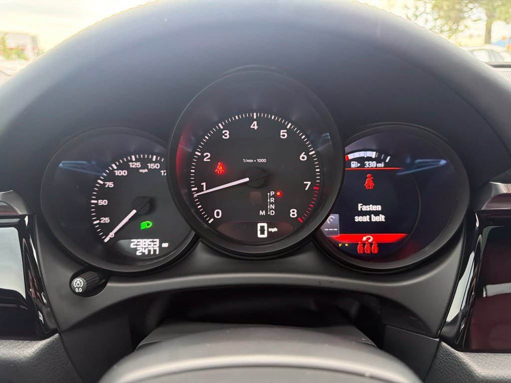 Used 2023 Porsche Macan Turbo AWD/4WD image 28