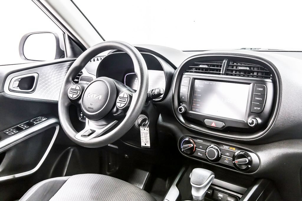 Used 2023 Kia Soul LX FWD image 19