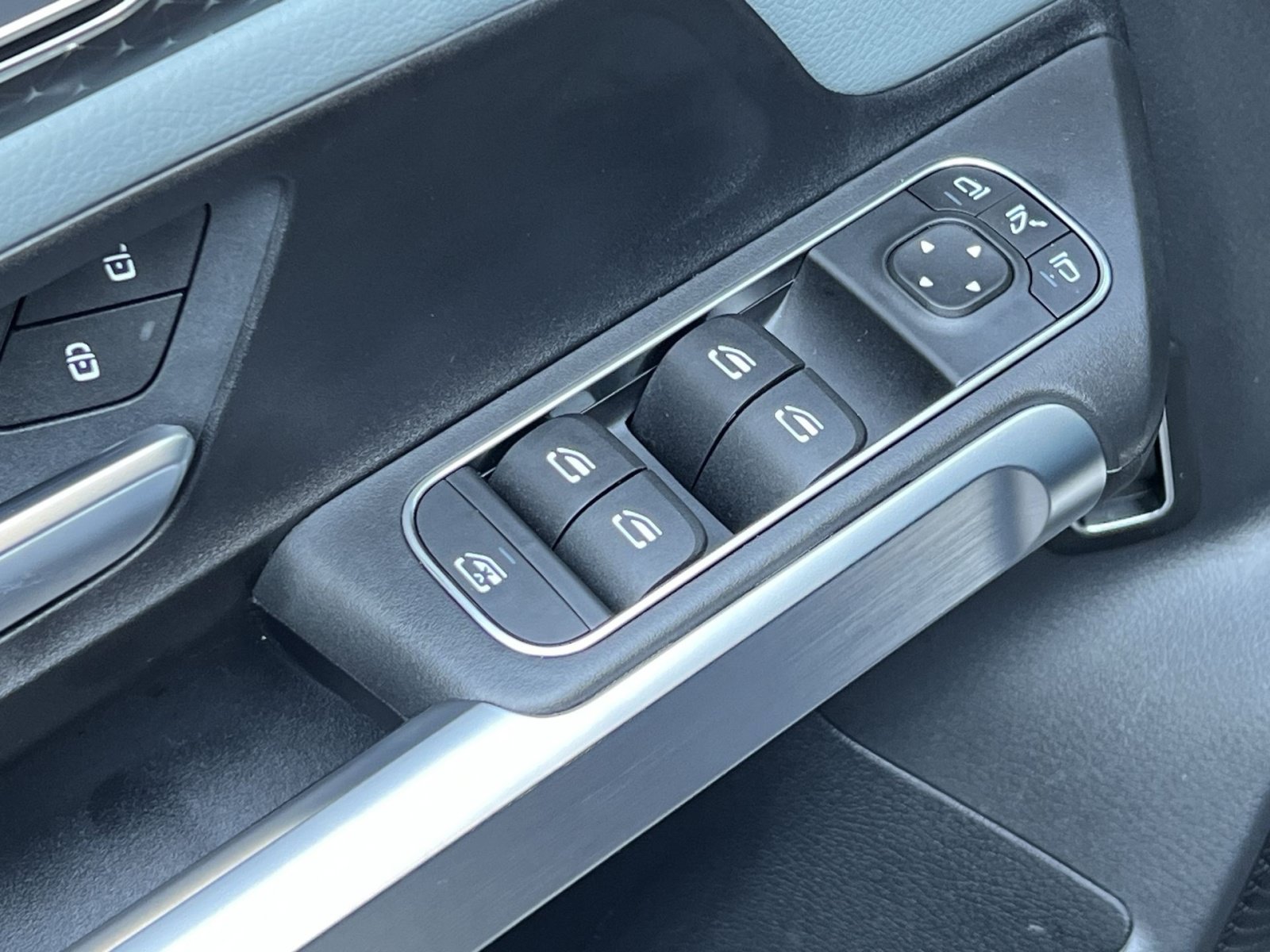 Certified 2026 Mercedes-Benz GLB 250 4MATIC image 20