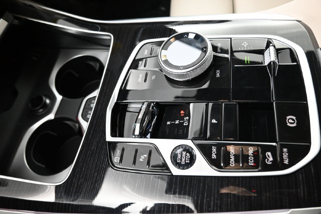 New 2027 BMW X7 xDrive40i AWD/4WD image 13