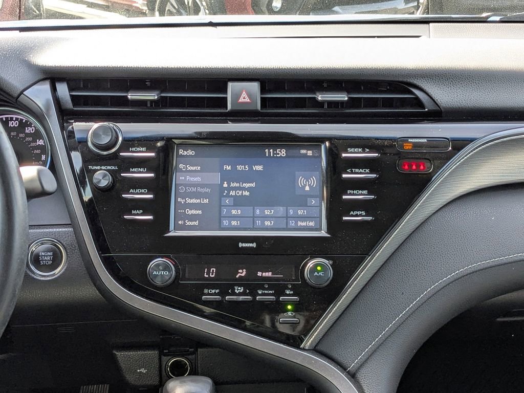 Used 2020 Toyota Camry SE w/ Moonroof Package image 17