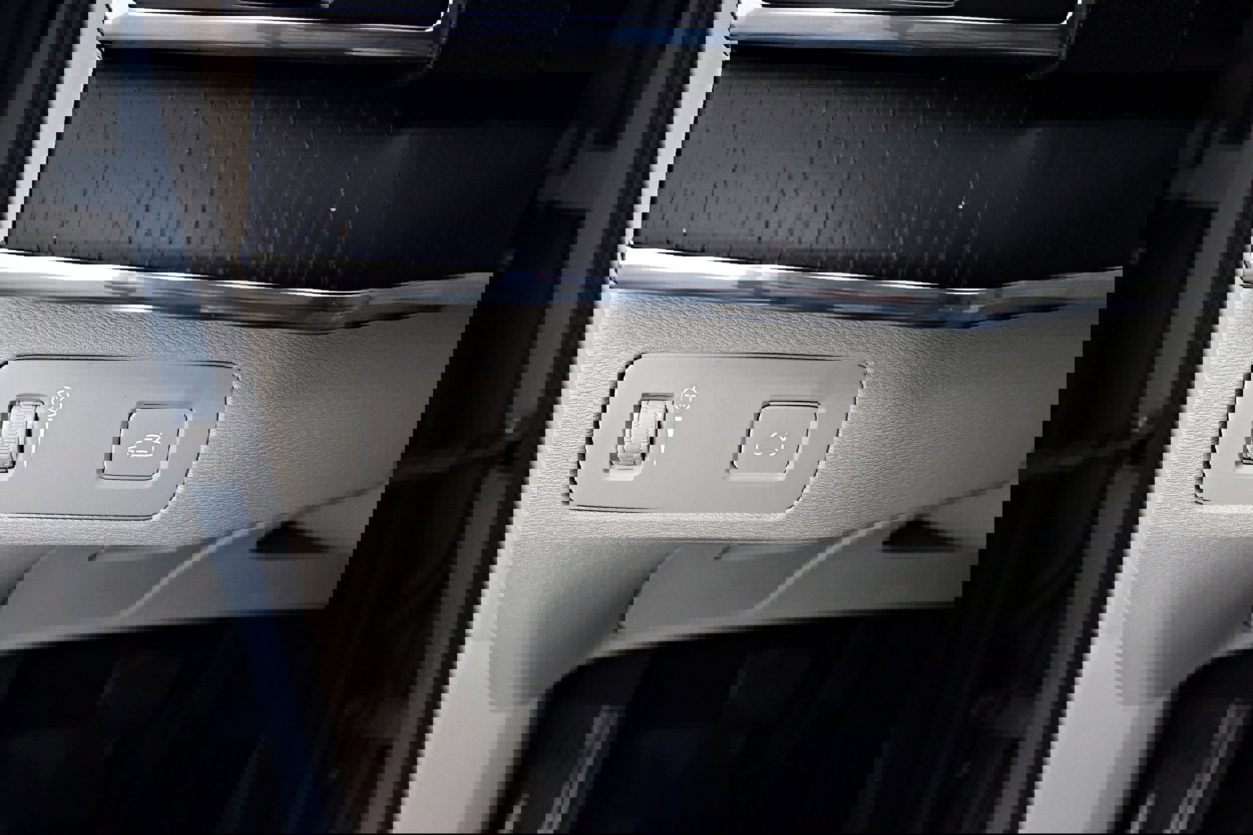 Used 2020 Volvo XC90 T6 Momentum image 8