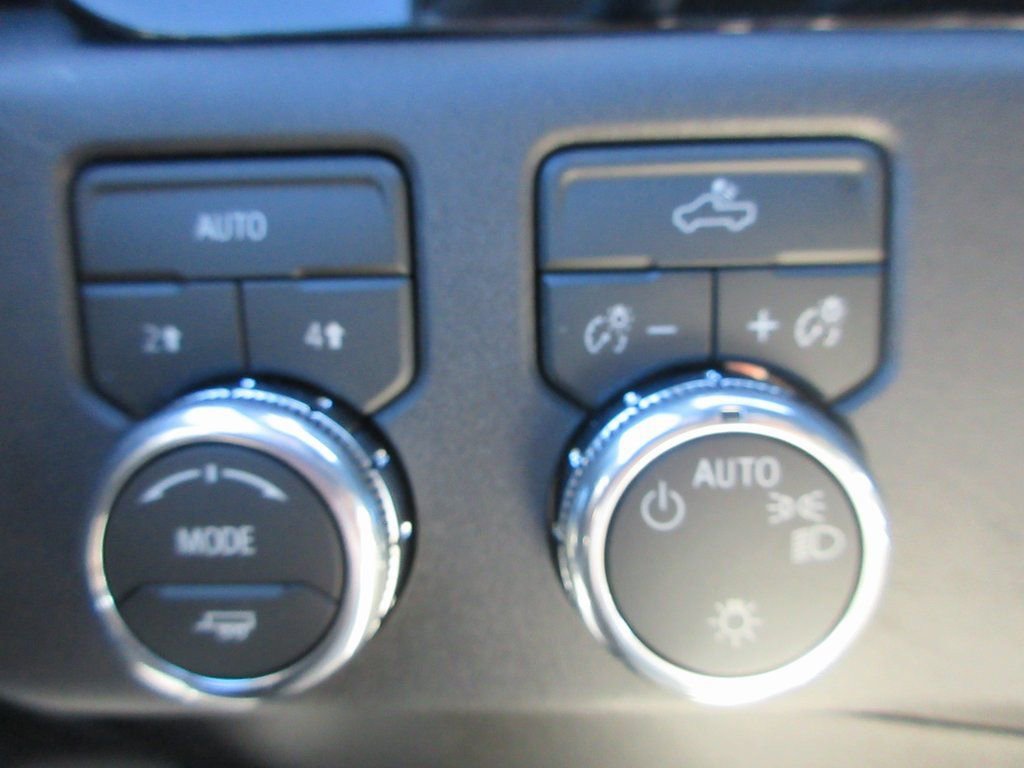 New 2026 GMC Sierra 1500 SLE w/ Max Trailering Package image 16