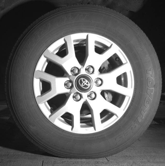 Used 2024 Toyota Tacoma SR5 AWD/4WD image 9