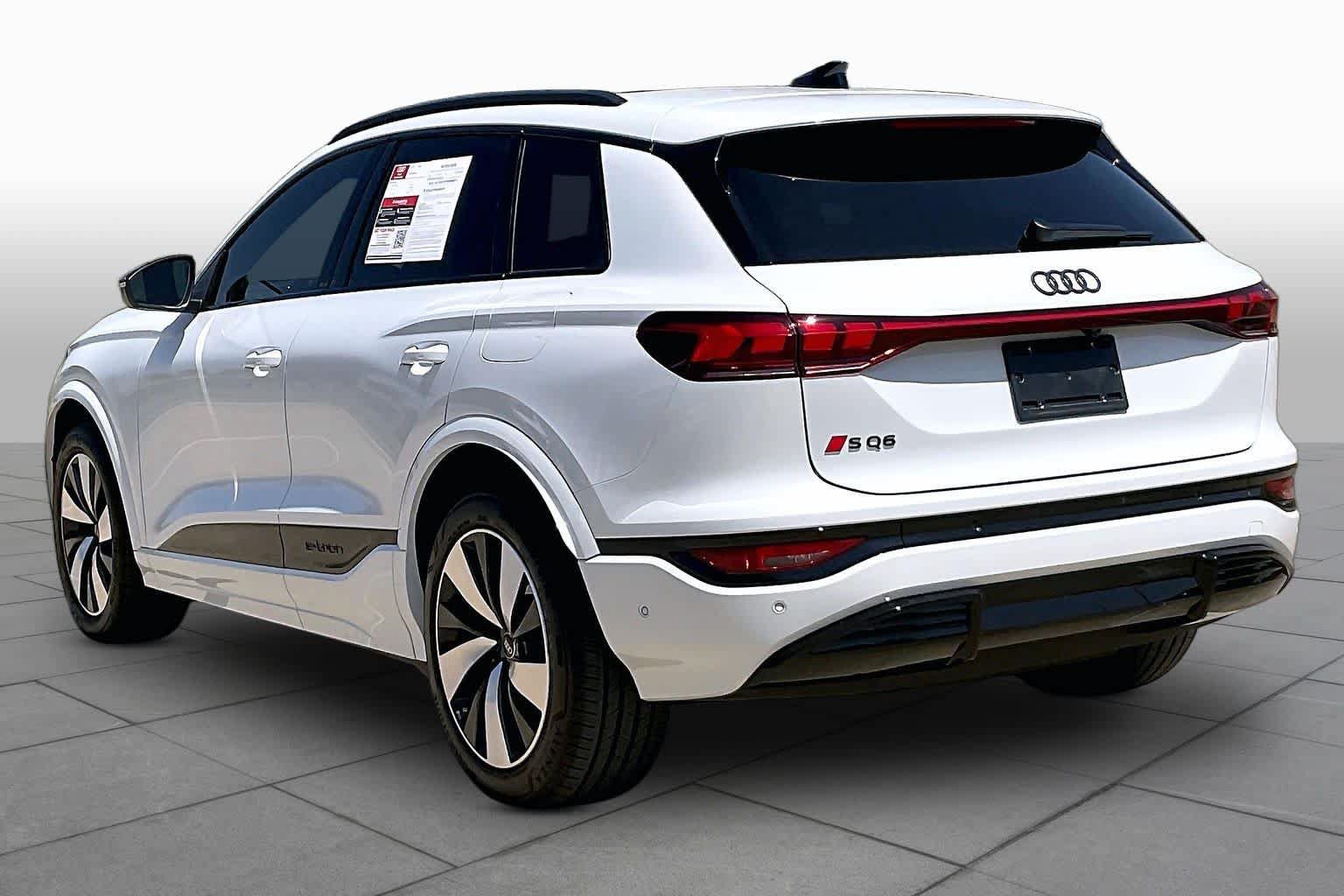 Used 2025 Audi SQ6 e-tron Prestige w/ Black Optic Package AWD/4WD image 10