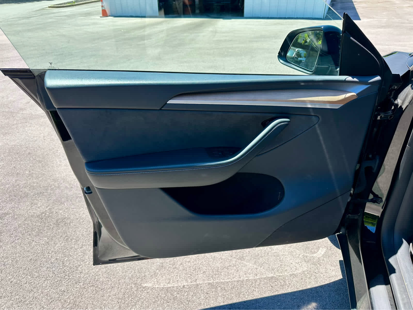 Used 2024 Tesla Model Y Long Range AWD/4WD image 9