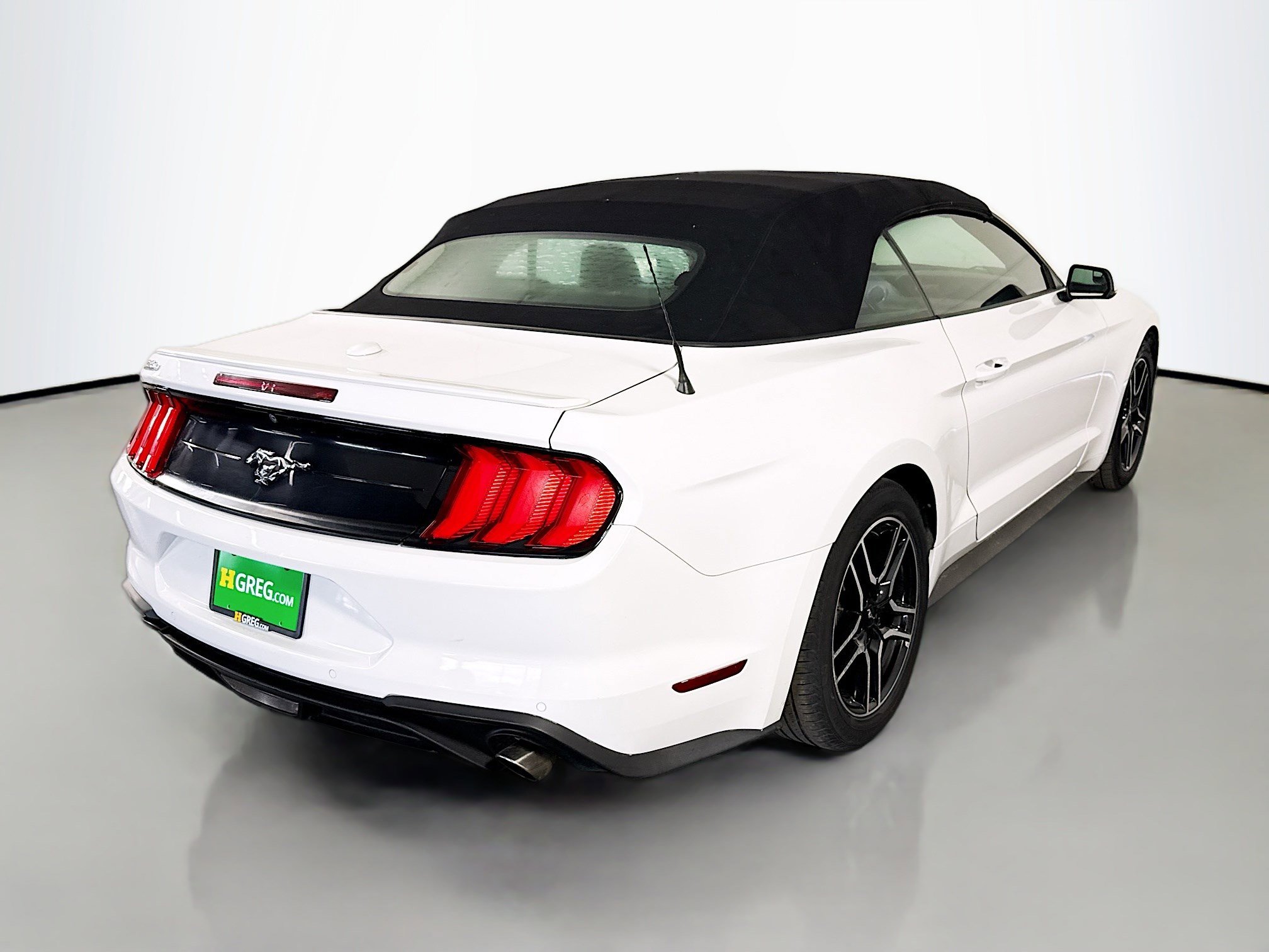 Used 2018 Ford Mustang Premium image 10