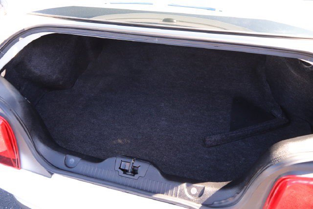 Used 2011 Ford Mustang GT Premium w/ Comfort Pkg RWD image 7