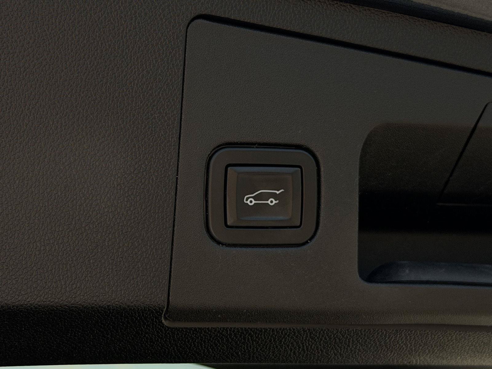 Used 2019 Cadillac XT4 Sport FWD image 27