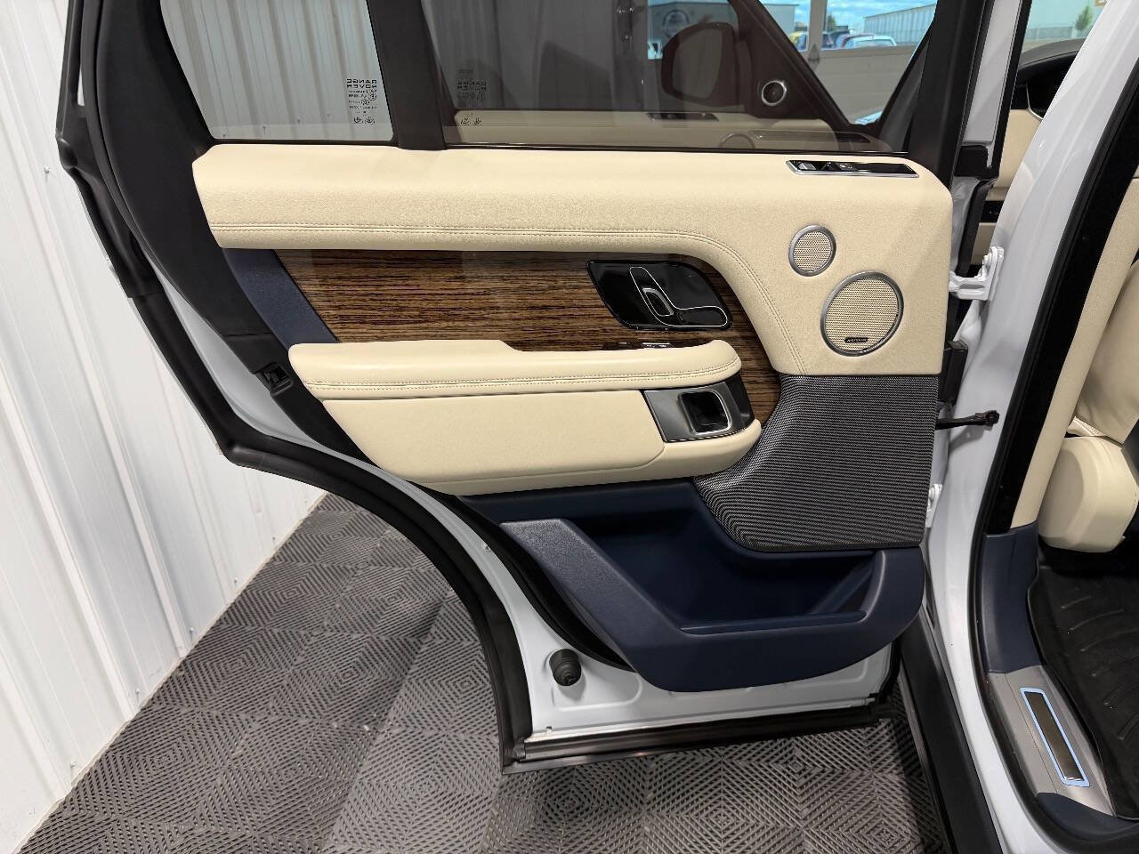 Used 2019 Land Rover Range Rover Supercharged image 30