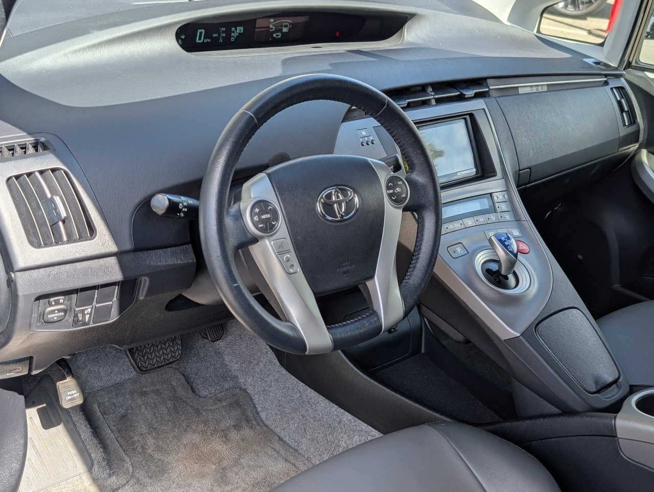 Used 2015 Toyota Prius Four FWD image 13