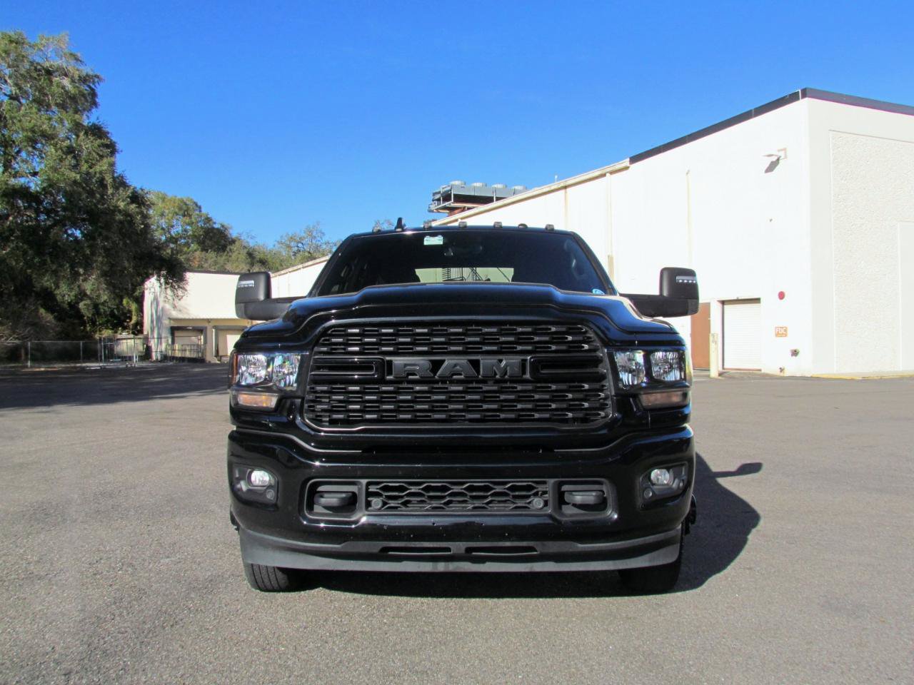 Used 2024 RAM 3500 Big Horn w/ Night Edition AWD/4WD image 16