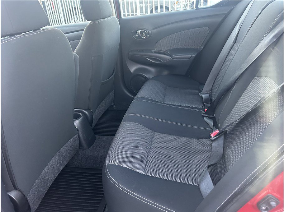 Used 2015 Nissan Versa SL image 11