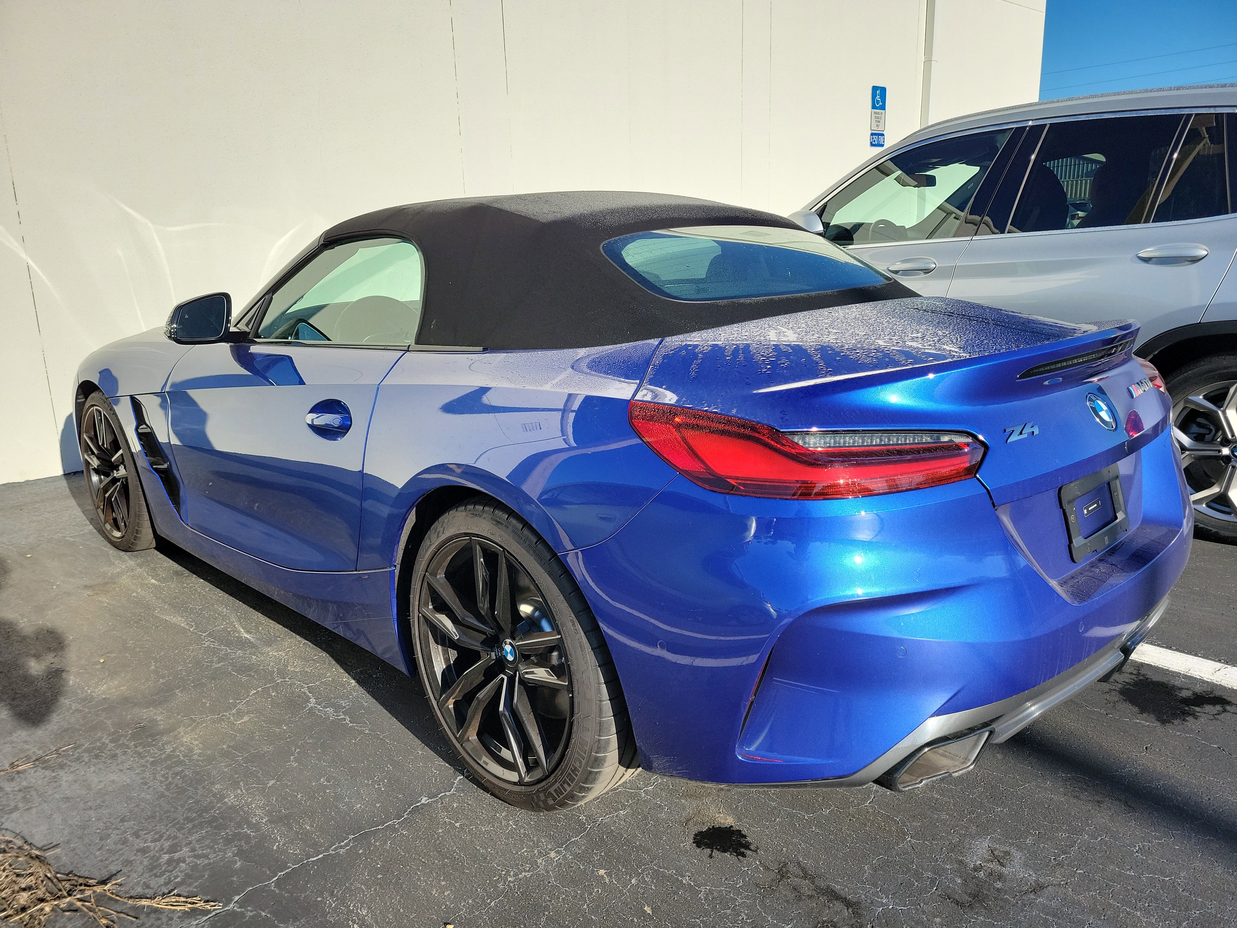 Used 2025 BMW Z4 M40i w/ Premium Package image 4