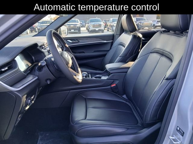 New 2025 Jeep Grand Cherokee Limited image 11