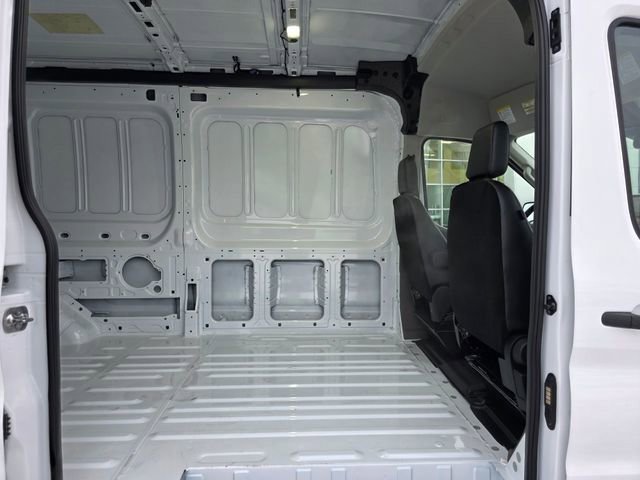 New 2026 Ford Transit 250 148 Medium Roof RWD image 37