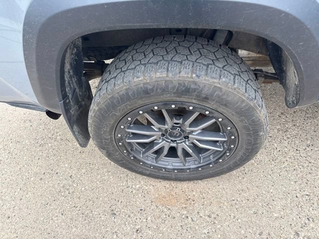 Used 2020 Toyota Tacoma TRD Off-Road AWD/4WD image 17